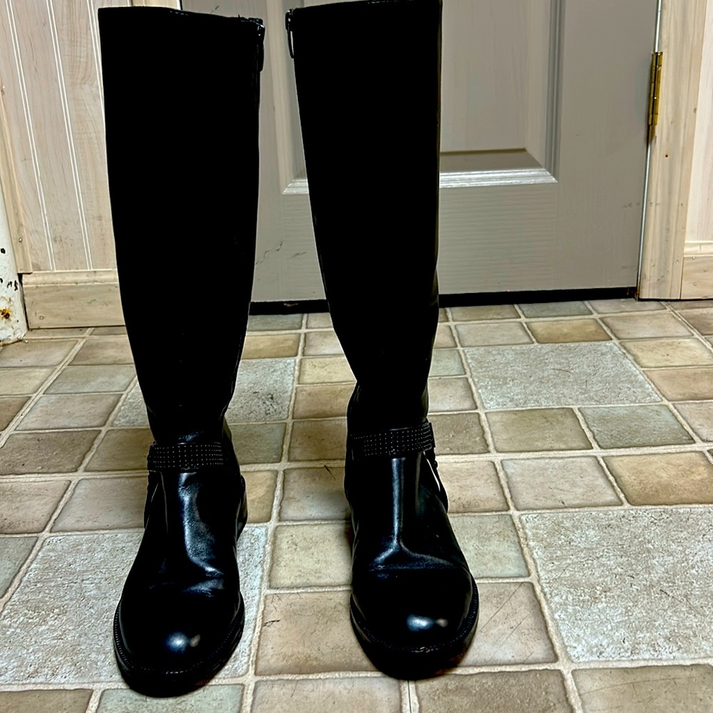 Via Spiga Pull-On Leather Boots